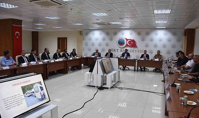 Siirt Valisi Hacıbektaşoğlu başkanlığında okul güvenliği toplantısı gerçekleştirildi