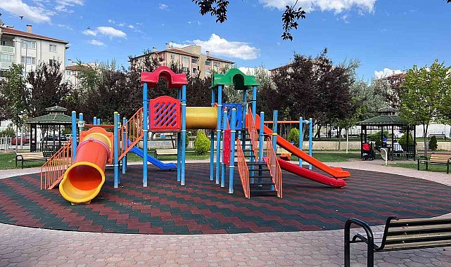 Sincan'da parklar çocuklar için hazırlanıyor