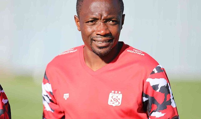 Sivassporlu futbolcu Ahmed Musa'da kırık tespit edildi