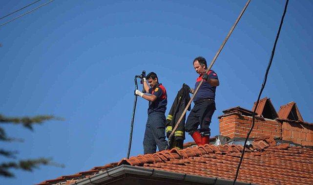 Tavşanlı'da çatı yangını