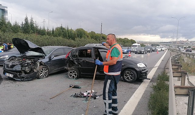 TEM'de 4 araçlı zincirleme kaza: 3 yaralı