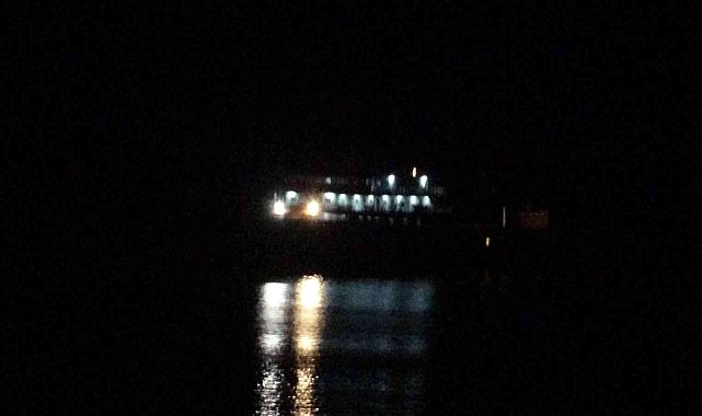 Yunan unsurları tarafından ateş açılan gemi Karanlık Liman'a demirledi