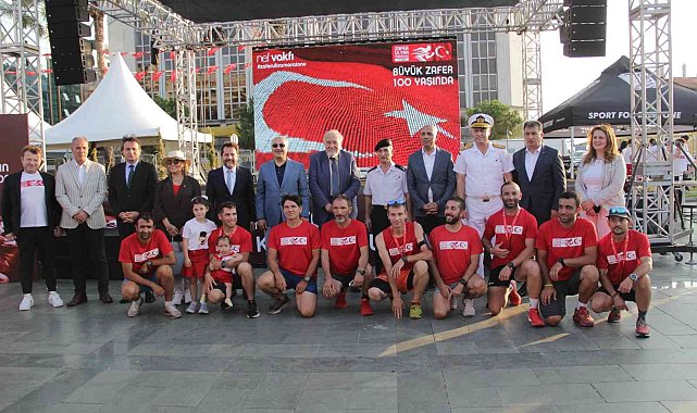 Zafer rotasında düzenlenen ilk ultra maraton İzmir'de noktalandı