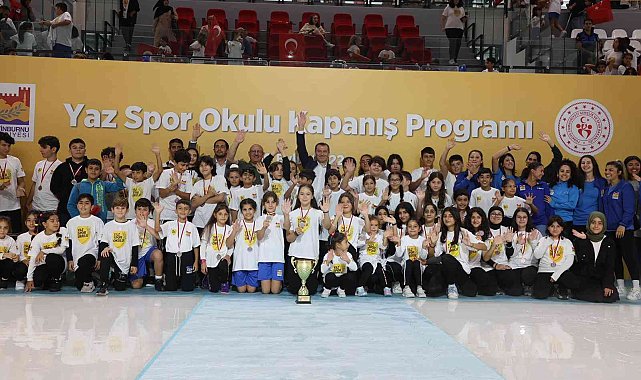 Zeytinburnu Yaz Spor Okulları kapanış töreni ile sona erdi