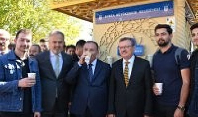 Bakan Bozdağ, mezun olduğu üniversitede çorbayı çeşmeden içti