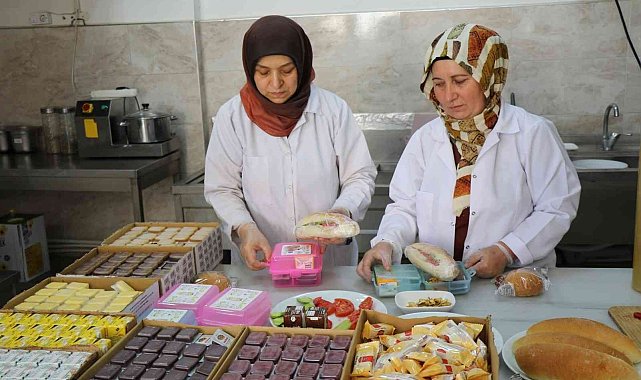 Çocukların beslenme çantalarını belediye karşılayacak