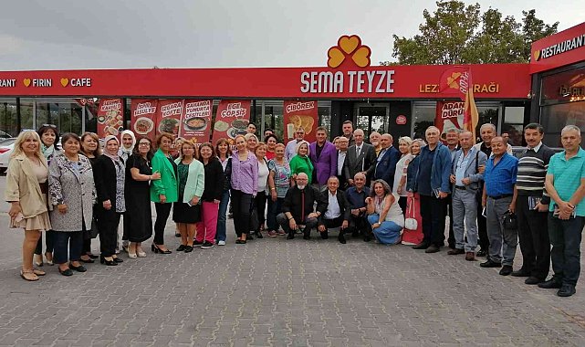 Eskişehir 19 Mayıs Ortaokulu mezunları 50 yıl sonra buluştu