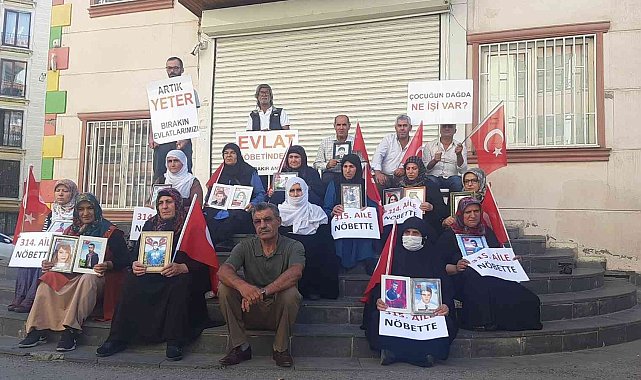 Evlat nöbetindeki ailelerin oturma eylemine 2 aile daha katıldı