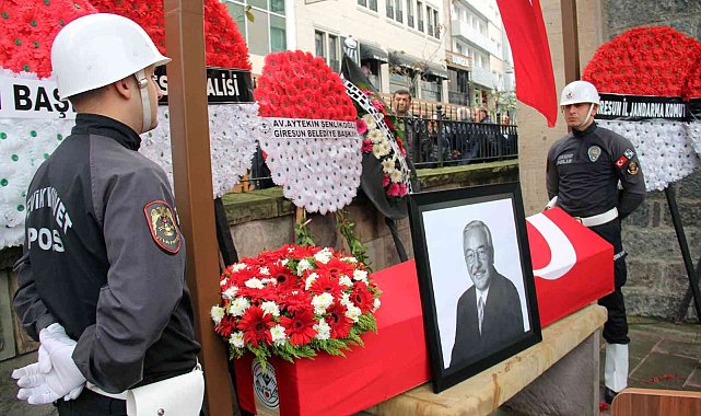 Giresun eski milletvekili ve Sağlık Bakanlığı müsteşarı Ergun Özdemir'e son görev