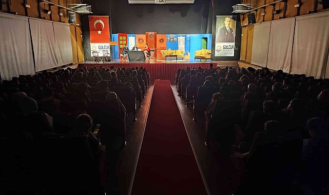 Gölcük'te tiyatro keyfini bu kez büyükler yaşadı