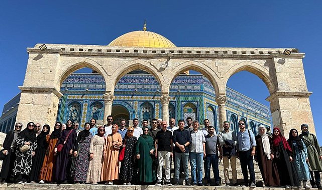 "Büyük Kudüs Akademisi" projesinin birincileri Mescid-İ Aksa'ya götürüldü