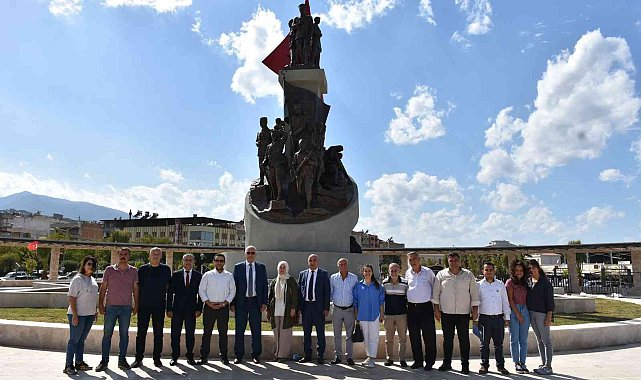 Salihli'ye kazandırılan yeni projeler, meclis üyelerine tanıtıldı
