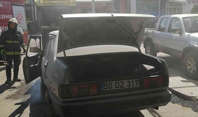 Tamir edilen otomobil yandı