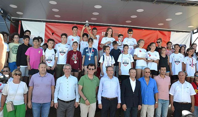 Triatlon Ata Yahşi sezonu Bölgesel Lig Türkiye Şampiyonası Ayvalık'ta yapıldı