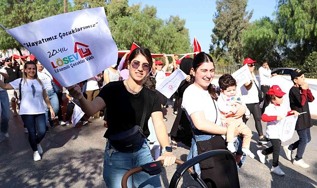 Adana'da LÖSEV'den farkındalık yürüyüşü