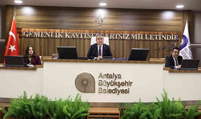 Antalya Büyükşehir'in 2023 bütçesi 8 milyar 250 milyon TL olarak kabul edildi
