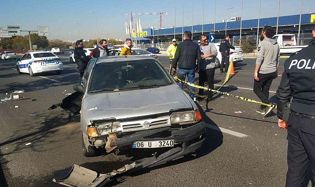 Arızalanan aracından indiği sırada kamyonet çarpan sürücü hayatını kaybetti