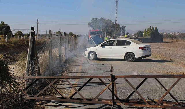 Direksiyon hakimiyeti kaybolan otomobil elektrik direğine çarptı: 1 yaralı