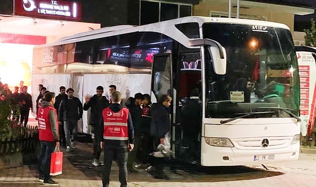 Edirne'de yakalanan 413 göçmen sınır dışı edildi