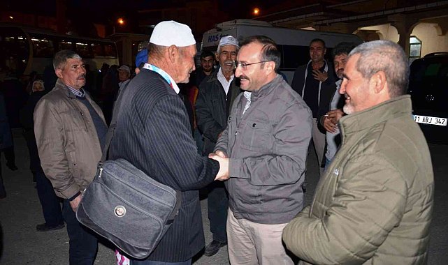 Emet'te 67 kişilik umre kafilesi dualarla uğurlandı