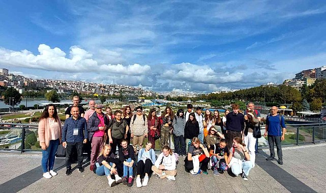 İstiklal Şehit Lokman Oktay Ortaokulu Avrupalı misafirlerini ağırladı