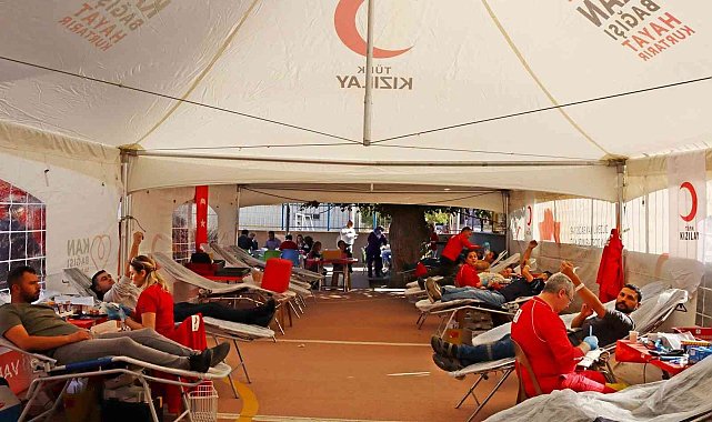 Kan bağışında Türkiye rekoru Salihli'de kırıldı