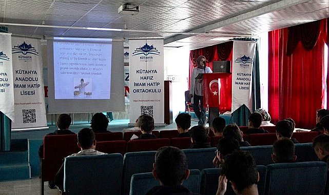 Kütahya'da öğrencilere sağlıklı yaşam ve ergenlik eğitimi verildi