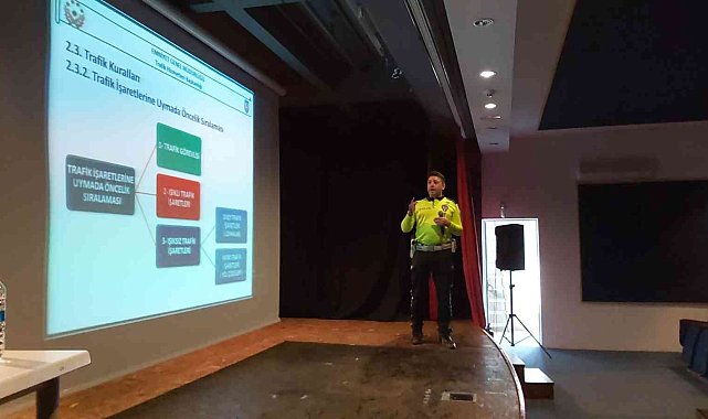 Muğla'da öğretmenlere trafik eğitimi verildi
