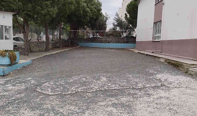 Okulun toprak ve çakıl taşlı zemininde yılmadılar, derece aldılar