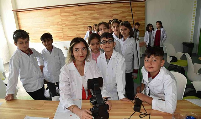 Ömer Halisdemirli öğrenciler Bilim Yunusemre'yi gezdi