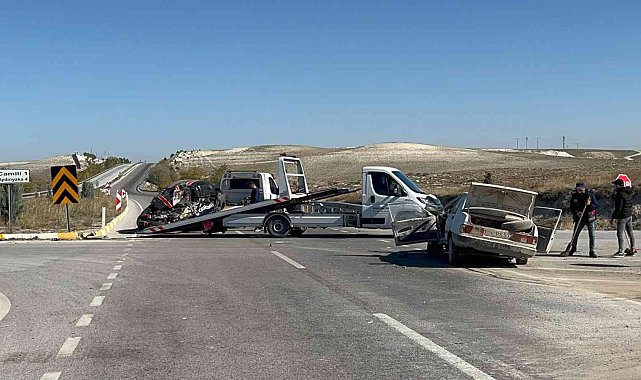 Otomobillerin hurdaya döndüğü kazada 1 kişi öldü, 4 kişi yaralandı