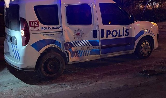 Polis ekip aracı ile otomobil çarpıştı: 3 yaralı