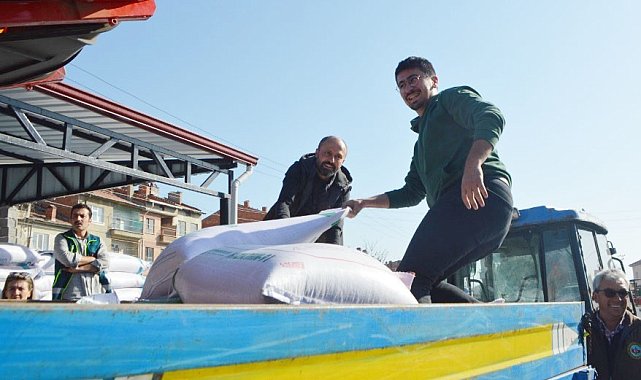 Tavşanlı'da çiftçilere sertifikalı tohumları teslim edildi