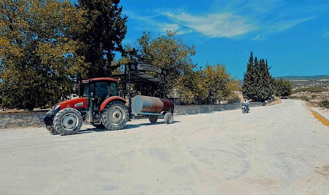 Toz ve çamurdan geçilmeyen sokaklar yenileniyor