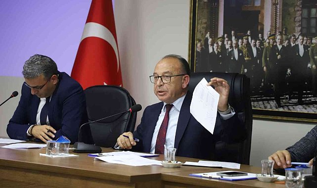 Turgutlu Belediye Meclisi'nde gergin toplantı