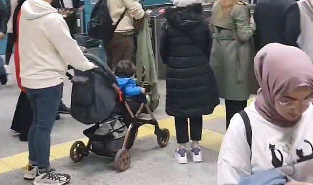 Üsküdar Marmaray'da seferler durduruldu, yolcular peronlardan dışarı çıktı