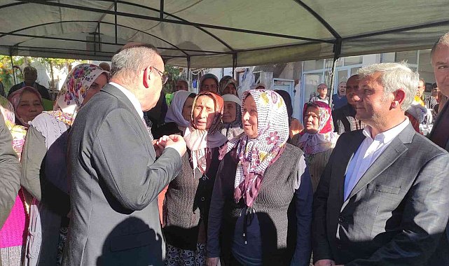 Vali Karadeniz Selendi'de vatandaşları dinledi