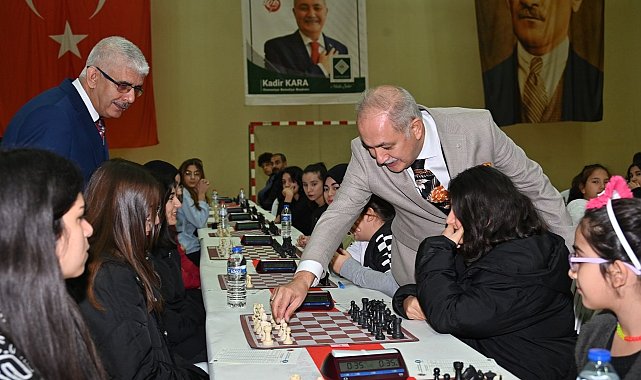7 Ocak Kurtuluş Kupası Turnuvası Başkan Kadir Kara'nın temsili hamlesiyle başladı