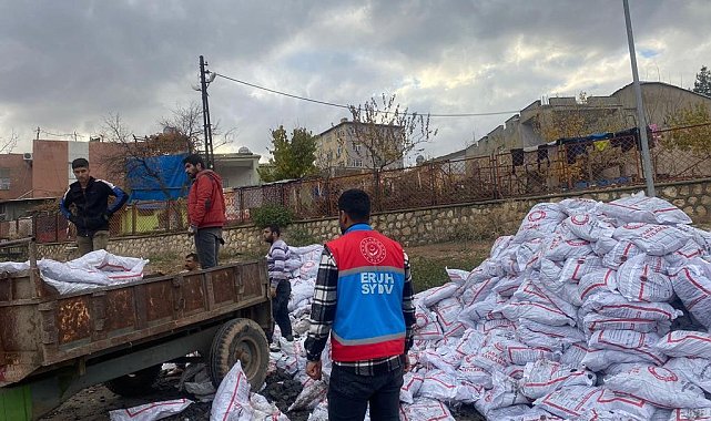 Eruh'ta ihtiyaç sahibi vatandaşlara kömür desteği