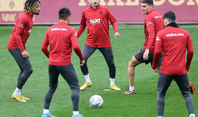 Galatasaray hazırlıklarını sürdürdü