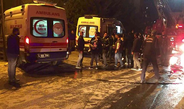 Sancaktepe'de 7 katlı apartmanda yangın: Bir kişi hastaneye kaldırıldı