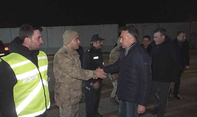 Vali Çağatay'dan güvenlik güçlerine "yılbaşı" ziyareti