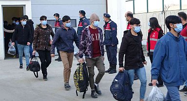 138 düzensiz göçmen sınır dışı edildi