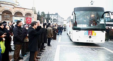 2023'ün ilk umre kafilesi uğurlandı