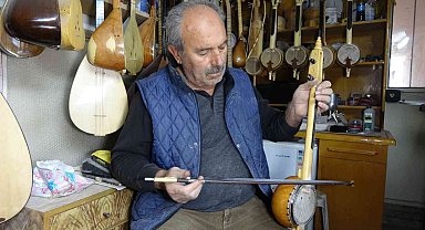 35 yıl önce dinlediği türküden etkilendi, "kabak kemane" ustası oldu