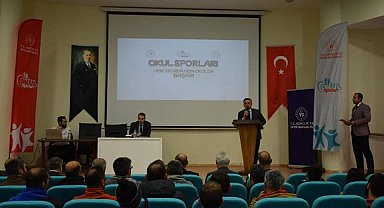 'Okul Sporları Bilgilendirme Toplantısı' düzenlendi