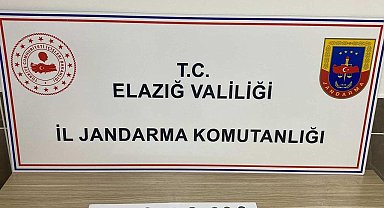 'Vasıf' kokladı, peçeteye sarılı 14 adet sikke ele geçirildi