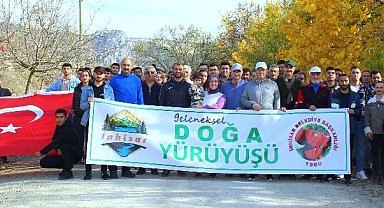 500 kişi katıldığı 'Geleneksel Doğa Yürüyüşü' renkli görüntülere sahne oldu