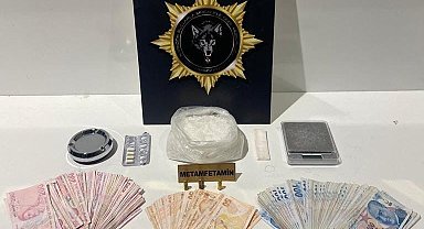 620 gram metamfetamin ile yakalandılar