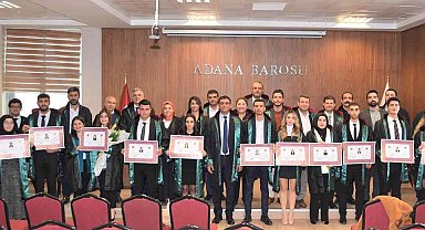 Adana'da 12 avukata törenle ruhsatnameleri verildi